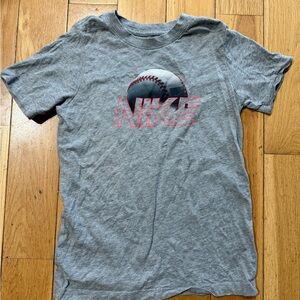 🎀3/$25🎀 Nike Gray Graphic T-Shirt, size medium